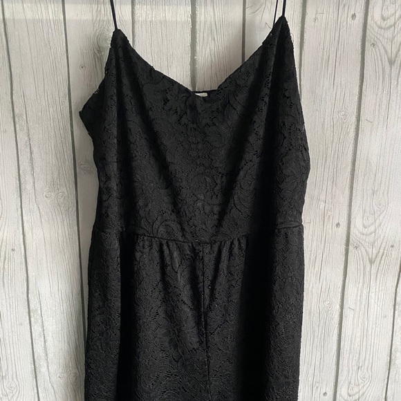 Black lace romper - Picture 4 of 4